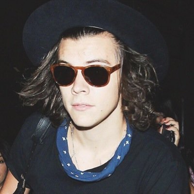 Hey bby I just gave u a free follow so it would mean a lot if you could follow @hotdamnhazza ask for a follow back. Never give up he will follow you ily .x