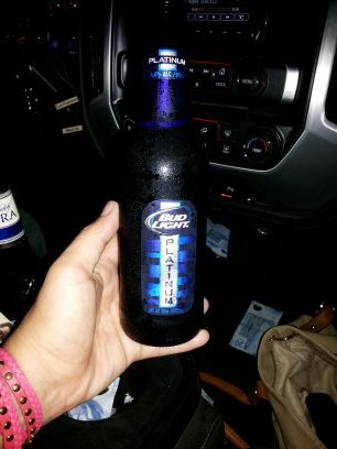 madre empresaria,me encanta la banda,el wisky,los antros y dormir soy sagitario 1 dic soy soltera y asi soy feliz asi