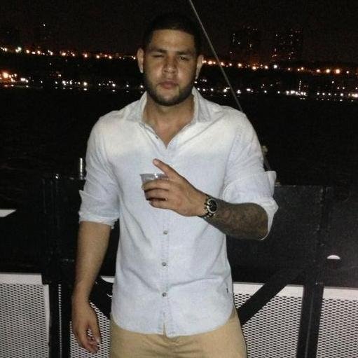 Ciudadano dominicano, soñador con un estado de derecho, que beneficie a la mayoría. Amante dela música y los tatuajes.