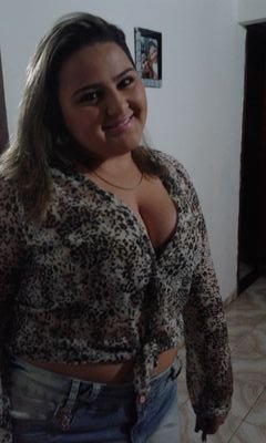 Acredito que amar você não foi a pior coisa, escutar todos dizerem que não valeria a pena doeu muito mais !