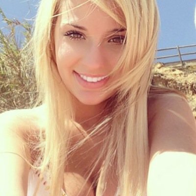 just starting out. follow for the hottest real college girl selfies