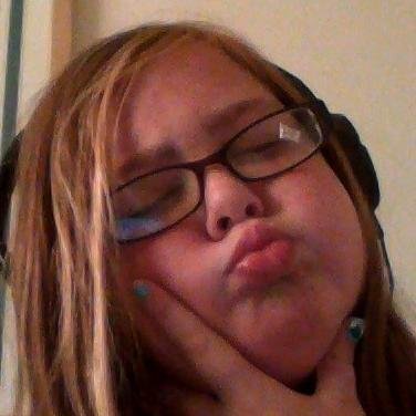 Hey people do you what to be besties or be a part of the cool teem so push that follow button then.