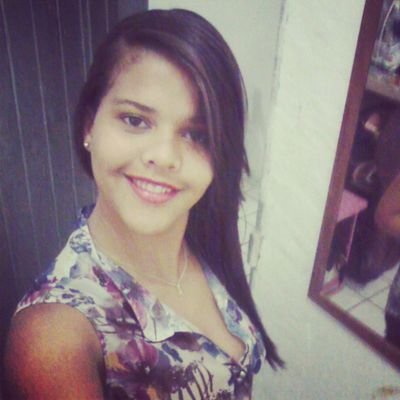 “Sou realista ,gosto de olho no olho, odeio falsidade e mim poupe das suas ironias e indiretas! :) ''