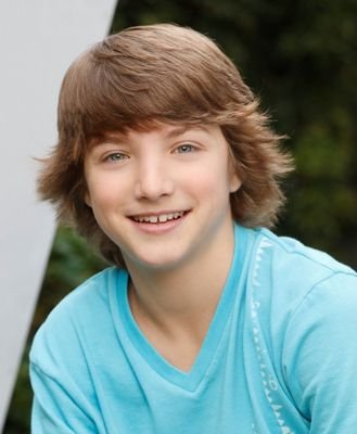 Charlie Hening, filho de Zeus, seis anos.