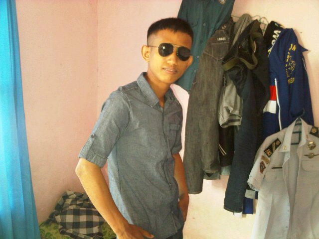 NasirAnwar6's profile picture. Heppy