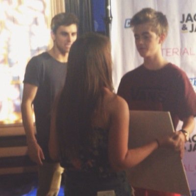 I GAVE U A FREE FOLLOW PLEASE RT THIS LINK SO JOHNSON WILL GO TO HOMECOMING WITH ME