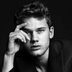 GabyTomlinson09's profile picture. Tudo o que é bom no céu e na terra nasce do amor ♥ - Paixão