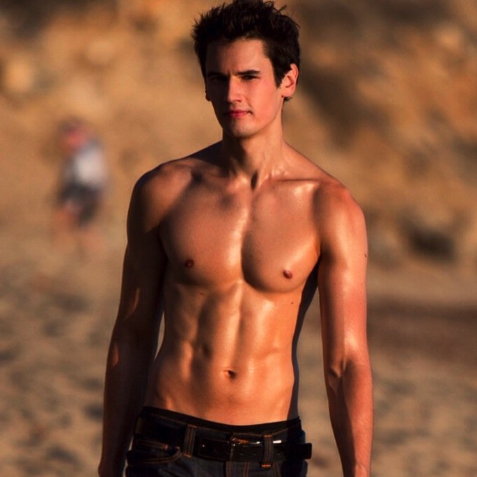 This is the official fan page for @MontyGeer. He plays Cole on MTV's Awkward!!