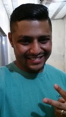 sou um cara tranquilo q ama muito a DEUS e minha familia e presa muito a honestidade! e sou galo e não desisto nuncaaaaaa!!!!!