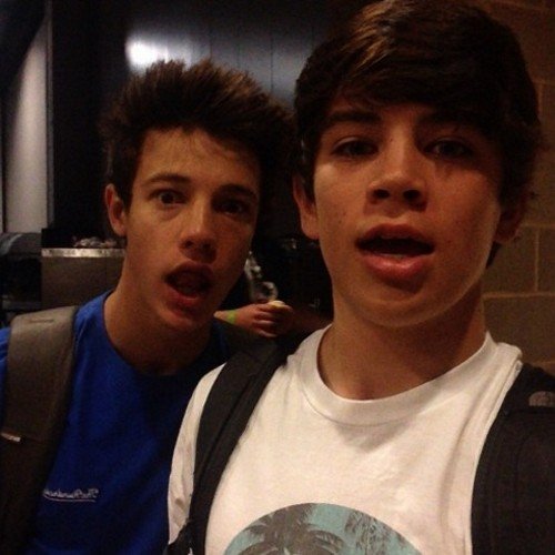 dallaslove17's profile picture. 