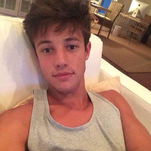 Cameron Dallas a hottie.             Met Justin Bieber 8/4/14.