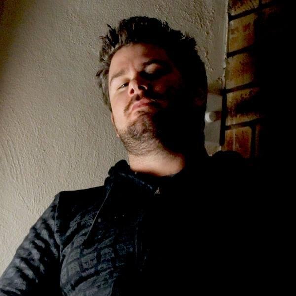 Drum N Bass DJ for ~8 years. Playing in and around Perth - various styles from Liquid right through to Crossbreed.