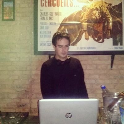 Música, Historia, Manchester, Futbol, Vinilos, por sobre todo The Cure!
