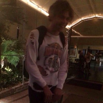 FOLLOW @pleasingmgc because she loves you and thinks youre awesome :-)))