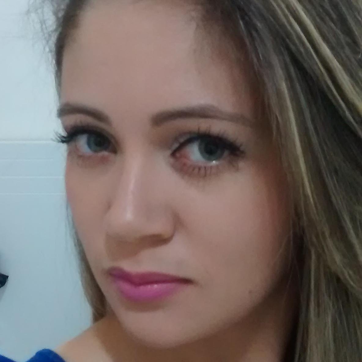 ✬ Sou Beta Lab✮ ,,Obrigada por me seguirem !... ;)