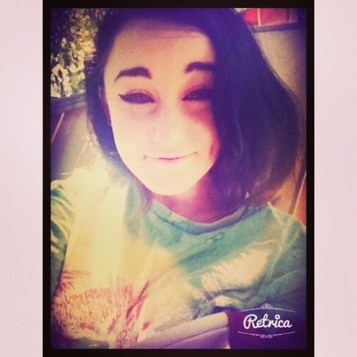 beccaofficial5's profile picture. Just another girl kissing razors