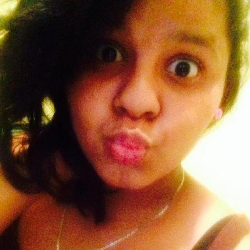 A veces es mejor, guardar silencio, sonreír y seguir adelante By: Yenny *_*   Mi Loka @laflaca9883 ^_^