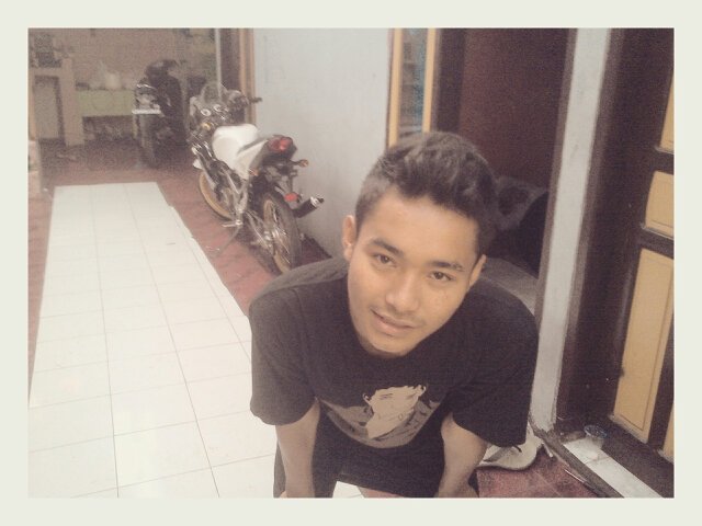 Yang punya acount twitter ini ganteng| living young, wild, and free.