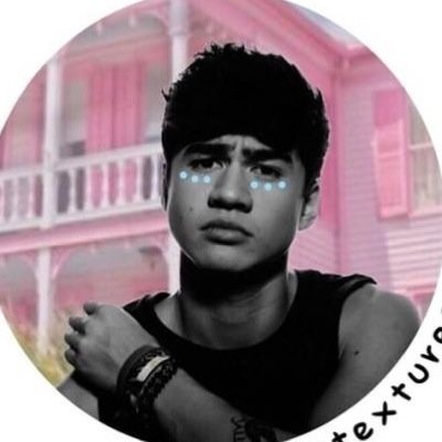 Calum ιѕ тнє вαє ѕтяєѕѕє∂ αи∂ вσувαи∂ σвѕєѕѕє∂