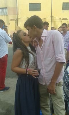 Triste es que tus los abuelos te vean nacer y crecer y que tú tengas que ver envejecer y morir.. DEP ♥Teaaamoo abueeloo♥