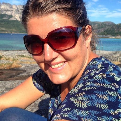 maratonmamma's profile picture. Løpefrelst og strikkeglad frilansjournalist og trebarnsmor. Les bloggen min på Runners World Norge. Tvitrer om løping og livet - i den rekkefølgen;)