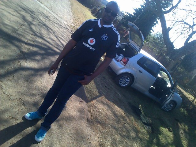 Politics & sport tht's me,Loving father,uncle&brother.Pirates n Chelsea..I enjoy sports,social n political debates...