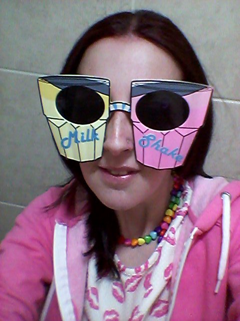 :) Hi. My name is Charlotte. I am a Wakey lass & I am 26 x