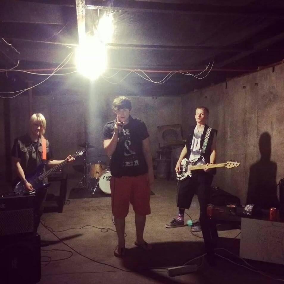 Metal/Hardcore Punk band hailing from Junction City, KS with dreams of standing on stage with the legends. 
http://t.co/JCwbflz9D4
http://t.co/hu6KslriId