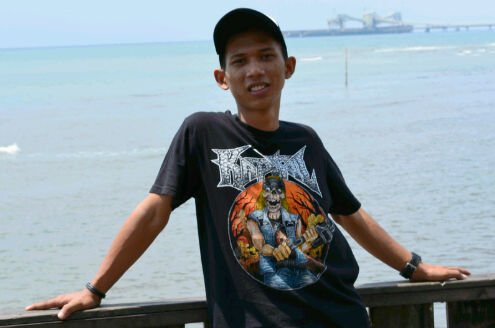 Musik keras is spirit of my life \m/