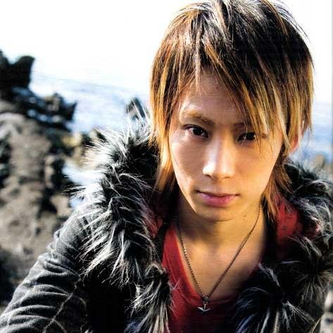 現在東京住み(*´▽｀*)UVERworld crew follow me!! 京セラ zepp東京 参戦 next 長野 よろしく！!( ´ ▽ ` )ﾉ