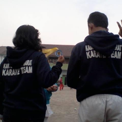 resti33946073's profile picture. Aprizal Bakri