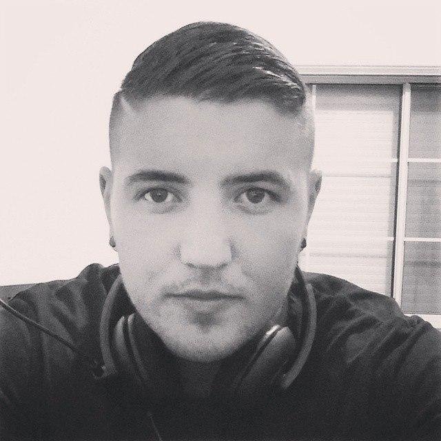 Macedonian, 20. Trance. Gym. Soccer⚽. Snap chat : ace.ristesvki