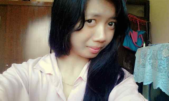 =Love allah swt =love family =friend 
^^ /(^_^)\ favorit Black&yellow,pink    /(^,^)\~~
I'not perfect girl ^^ &
like to singing , music ,
:22-03-95