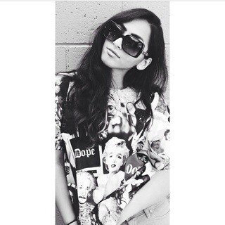 هاموره بالتويتر بس ؟ يعني تواضع وعزز لنا .
itti- nO piTy to night (:♡♡
ماهر المعيقلي. 
http://t.co/XvL0vvXcfh


instagram 

llreemll