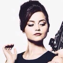 Clara Oswald. Bubbly personality masking bossy control freak. I was born to save @SaviorInTweed and I'll continue to no mater what it takes. (DWRP/Single/18+)