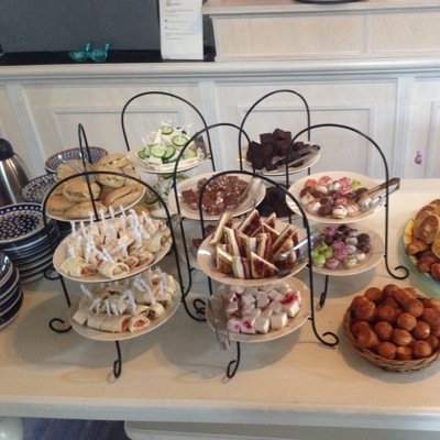 voor een heerlijke high tea, high wine, lekker lunchen , zomaar of gezellig een lekker glaasje wijn.
