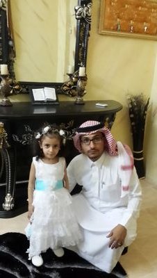ولدت ونشأت في بلاد الحرمين الشريفين وكل نعمة انا فيها من خير هذا البلد الكريم افديها بالغالي والنفيس   . اعشق امي اليمن .