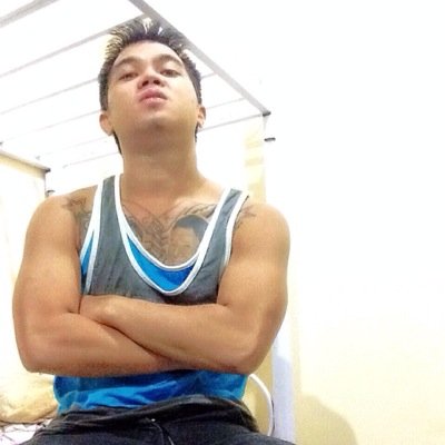 moxguerraaa's profile picture. I don't wear a tie but they say I live the boss life.