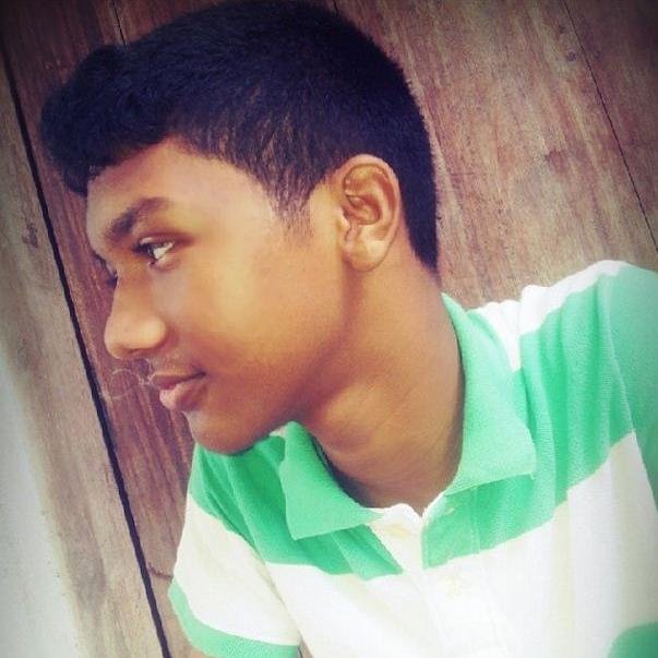 16 | Amateur photographer | Wesleyite | Um awesome and you are not ☺