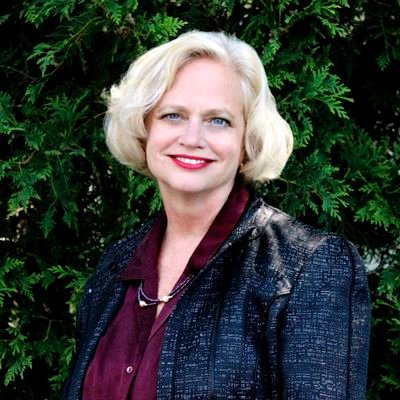 Interpreter of tech for business leaders, CEO of @SmartBaseMN, President of the @mplswomansclub, novice farmer & partner in Ms Farms