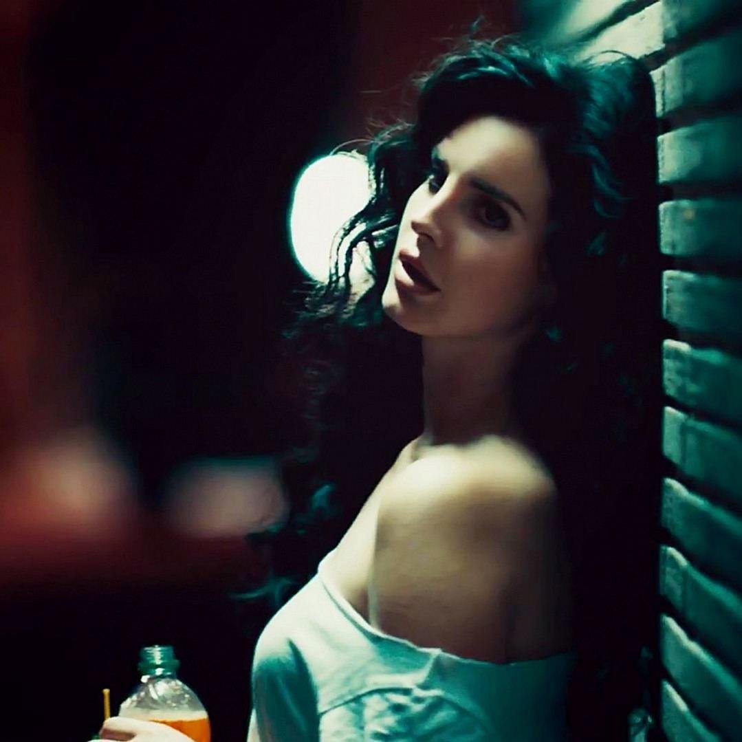 My form is human or fox. Ever since my last charge died I'm looking for a new partner-in-crime...a witch, duh. Think I found her.. @MsBillieJenkins MC RP OC #MP