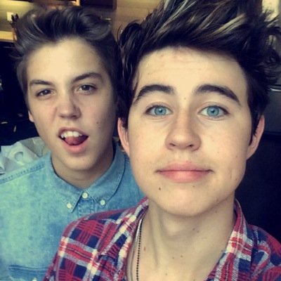 •please follow ---- @vanillinash ---- she's new and needs some follower to be noticed too LOVE YOU LOTS•