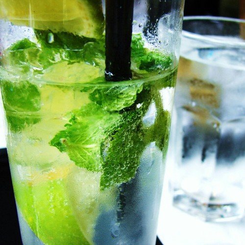 Bruder es una empresa que se dedica al servicio de Barras &Bebidas, para eventos.