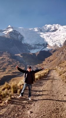 political scientist, polyglot (Spanish, French, English, Quechua). interested in political marketing and social communication.