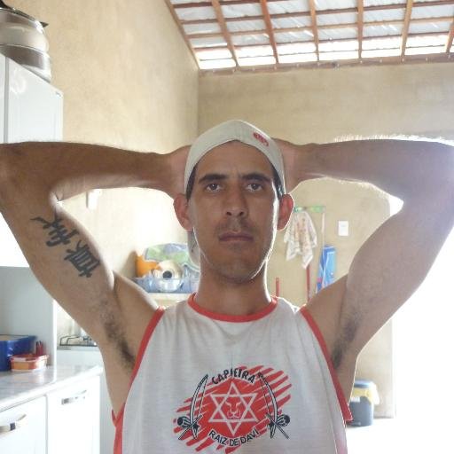 sou praticante de capoeira e técnico de informática e rede , e nas horas vagas gosto de curtição