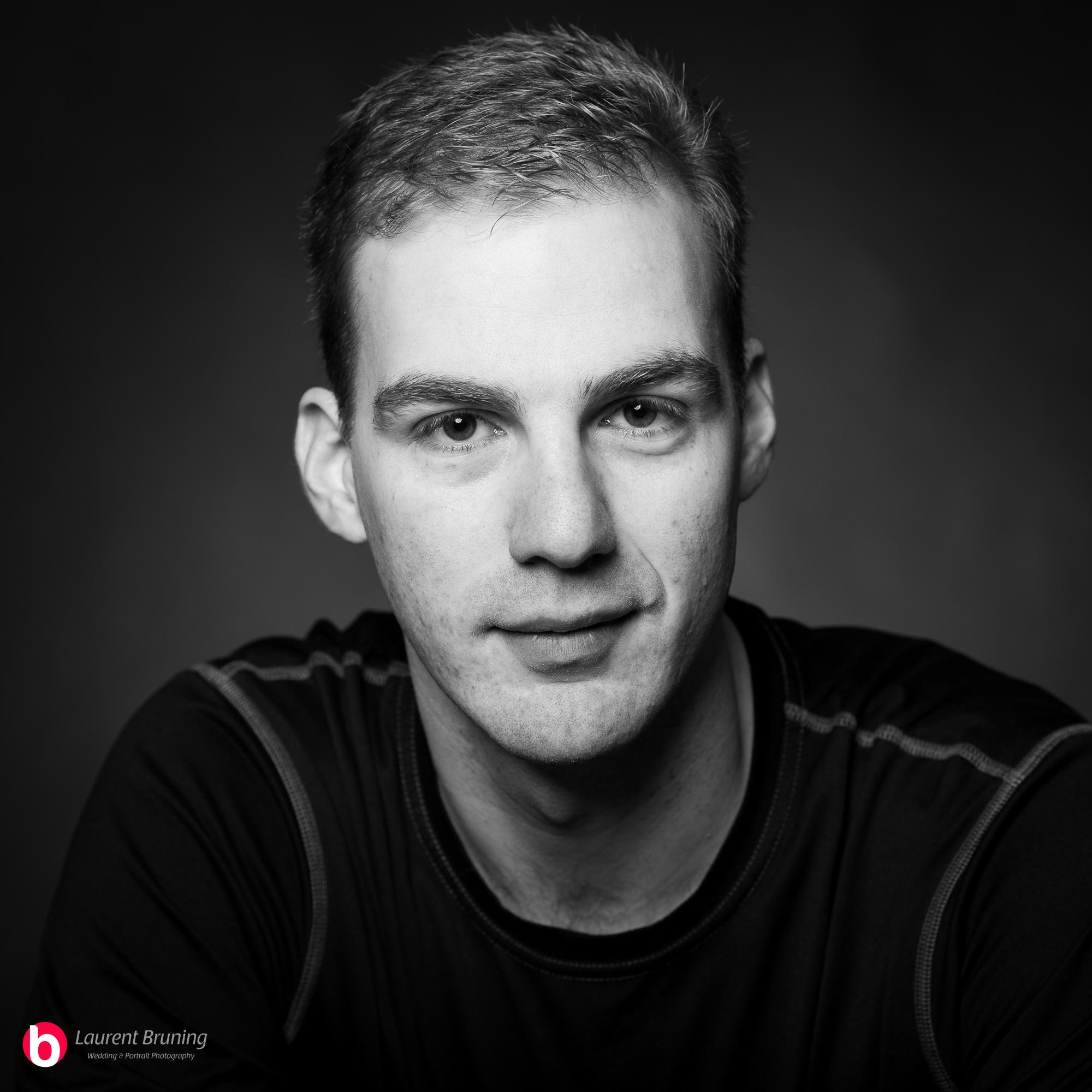Passionné de Web et nouvelles technologie.
Développeur PHP et amoureux de Css (Sass / Compass).