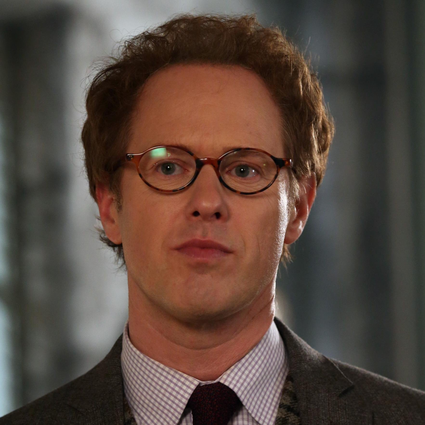 Storybrooke's psychiatrist. I love to take my dog Pongo for walks. My best friend is Marco.