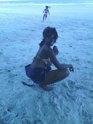 im me at all times, uon like it sty the fuck frm round me# circle so small whn i turn round its jus me:-) :-) :-)#YOLO