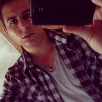 Vivendo perante a covardia deste mundo cruel.