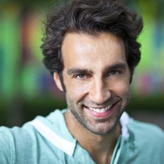 Freelance Writer, Californian, Traveler, Loving Husband. Fan of Oxford Commas and cursive.